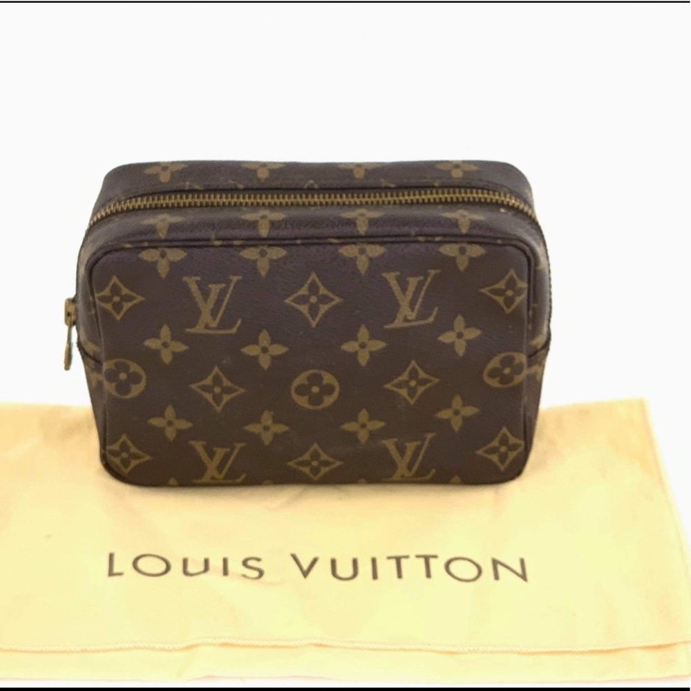 Louis Vuitton Trousse 18